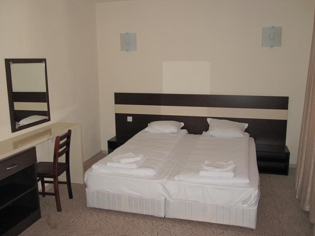 Hotel Deyanira Gorno Dryanovo Quarto foto